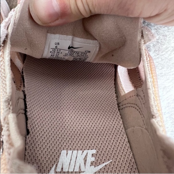 Nike Waffle One SE Fossil Stone Multi Leopard Low Top Sneakers - Picture 7 of 9